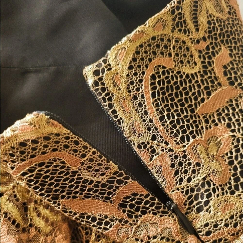 Trina Turk Lace Overlay Skirt 🌸Designer: Trina Turk – known for bold prints,
